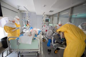 Lee más sobre el artículo El Hospital Clinic realiza un simulacro para prepararse contra los posibles casos de ébola
